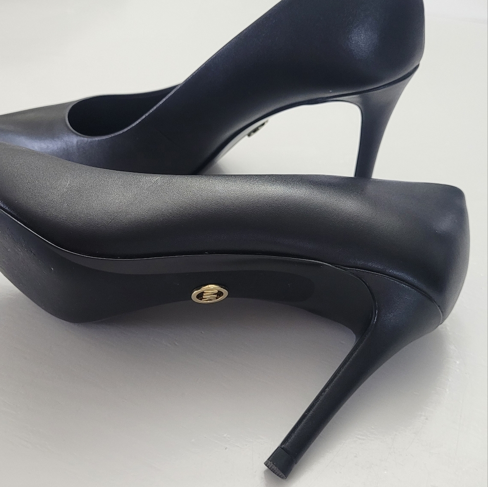 Michael Kors Keke Leather Pump in Black
